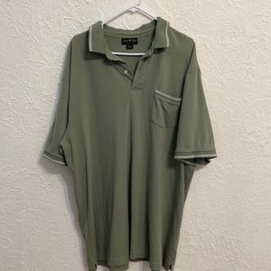 Short sleeve collared shirt